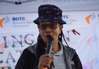 In its ongoing efforts to impact the community through enhanced food security and environmental conservation, the Botswana Trade Commission (BOTC) today launched a Community Support Initiative at Manyana Primary School. This initiative aligns with the Government’s priority area on social development.